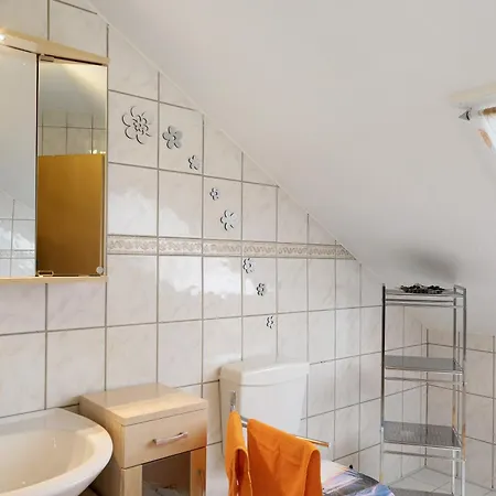 Alt Apartment *